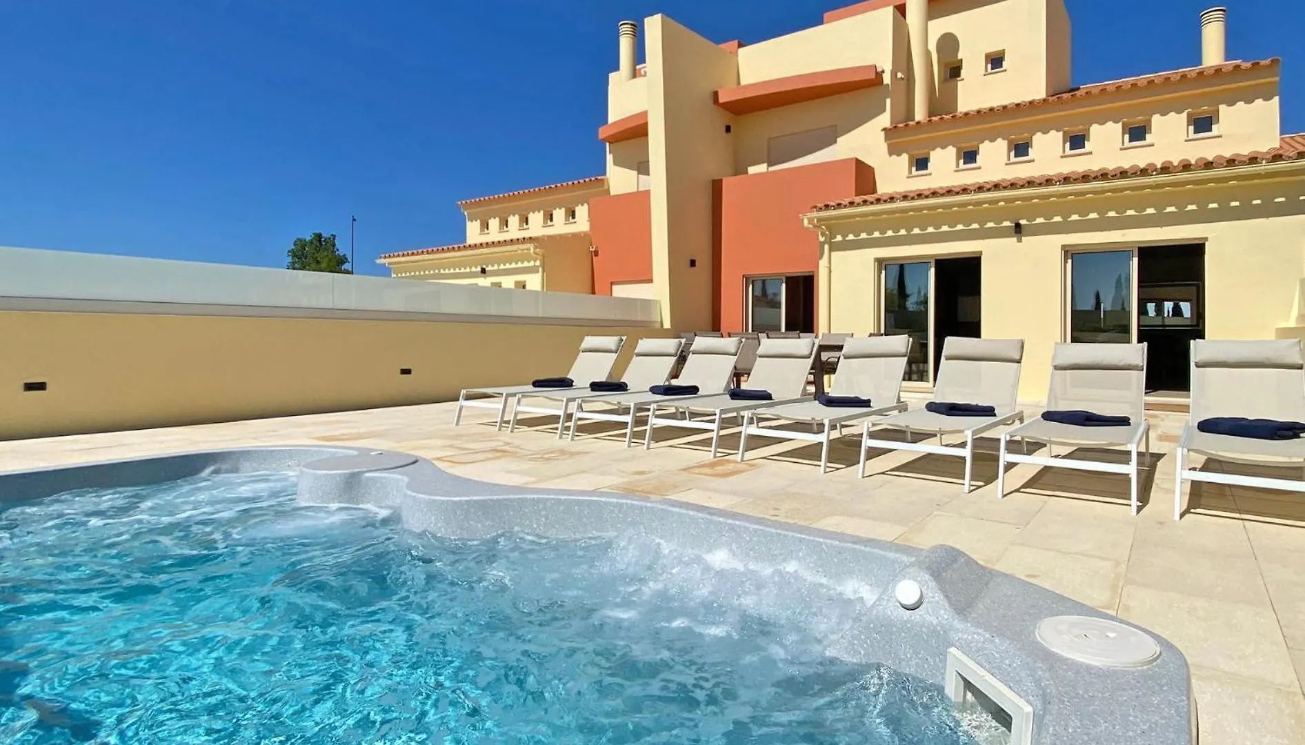Fantastic Villa, Private Pool, Bbq, Ac And Wi-Fi Quarteira